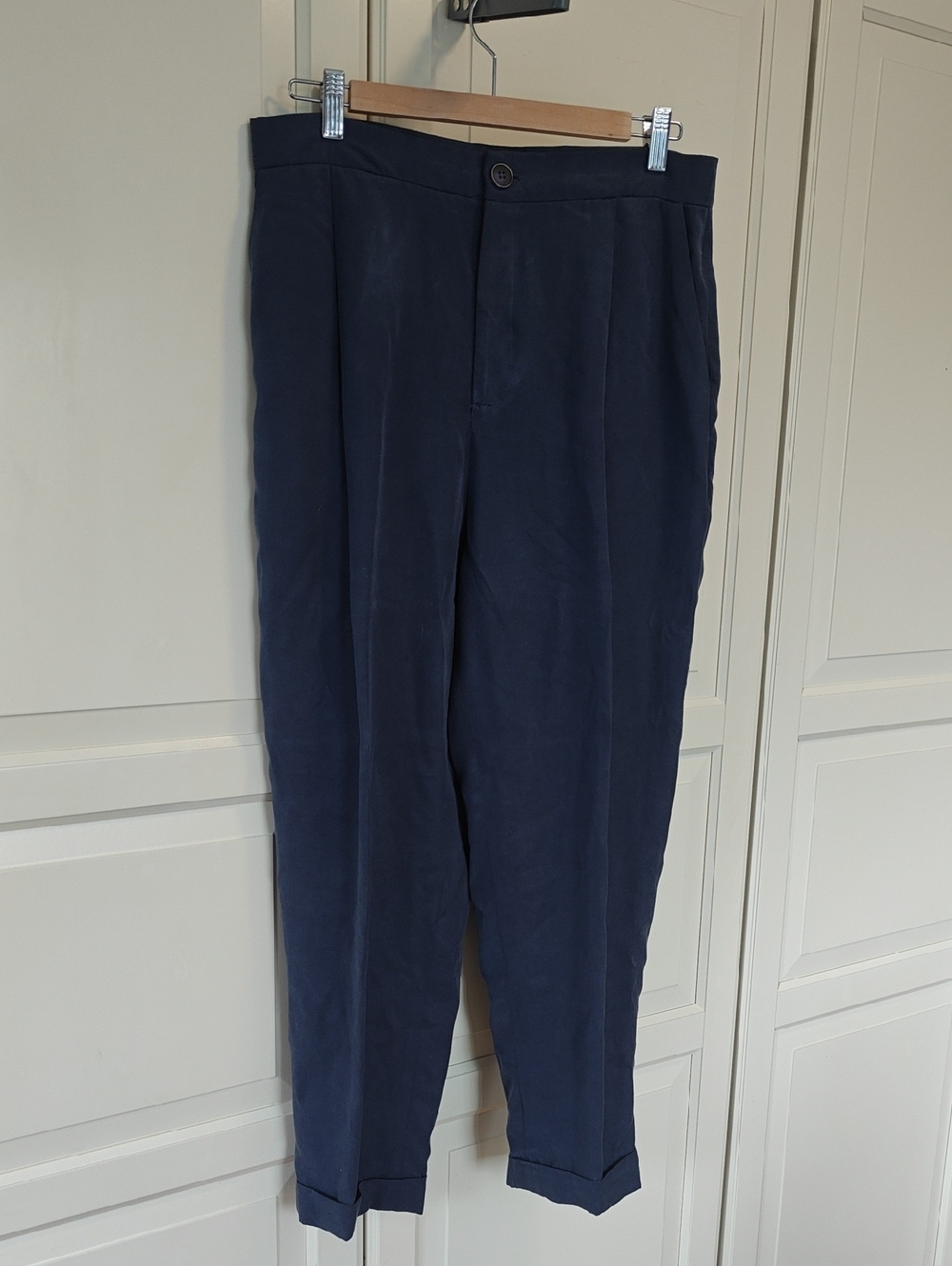 Women's Navy Cropped Ankle Pants
